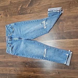 JUSTUSA size 14 women's casual cropped denim blue jeans.